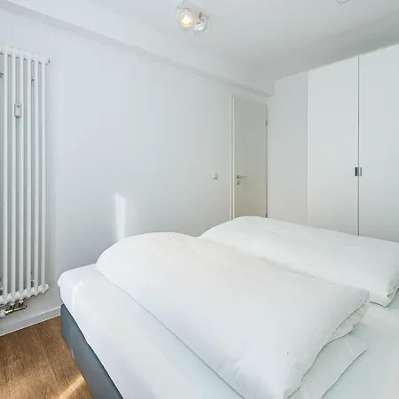 Deichhaeuser Anna Kueste Deichhaeuser Anna Kueste 8-23 בנסרסיל