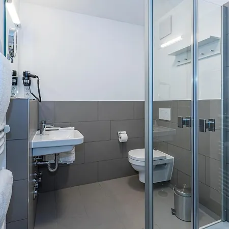 Deichhaeuser Anna Kueste Deichhaeuser Anna Kueste 8-23 * בנסרסיל